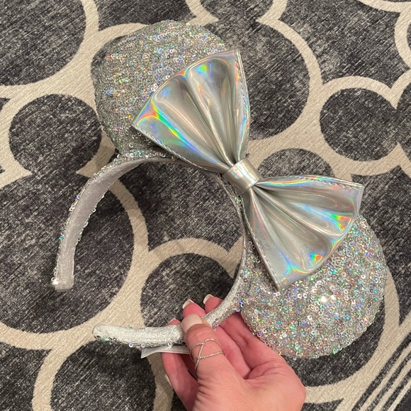 Disney Accessories - Silver Epcot Minnie Ears Headband